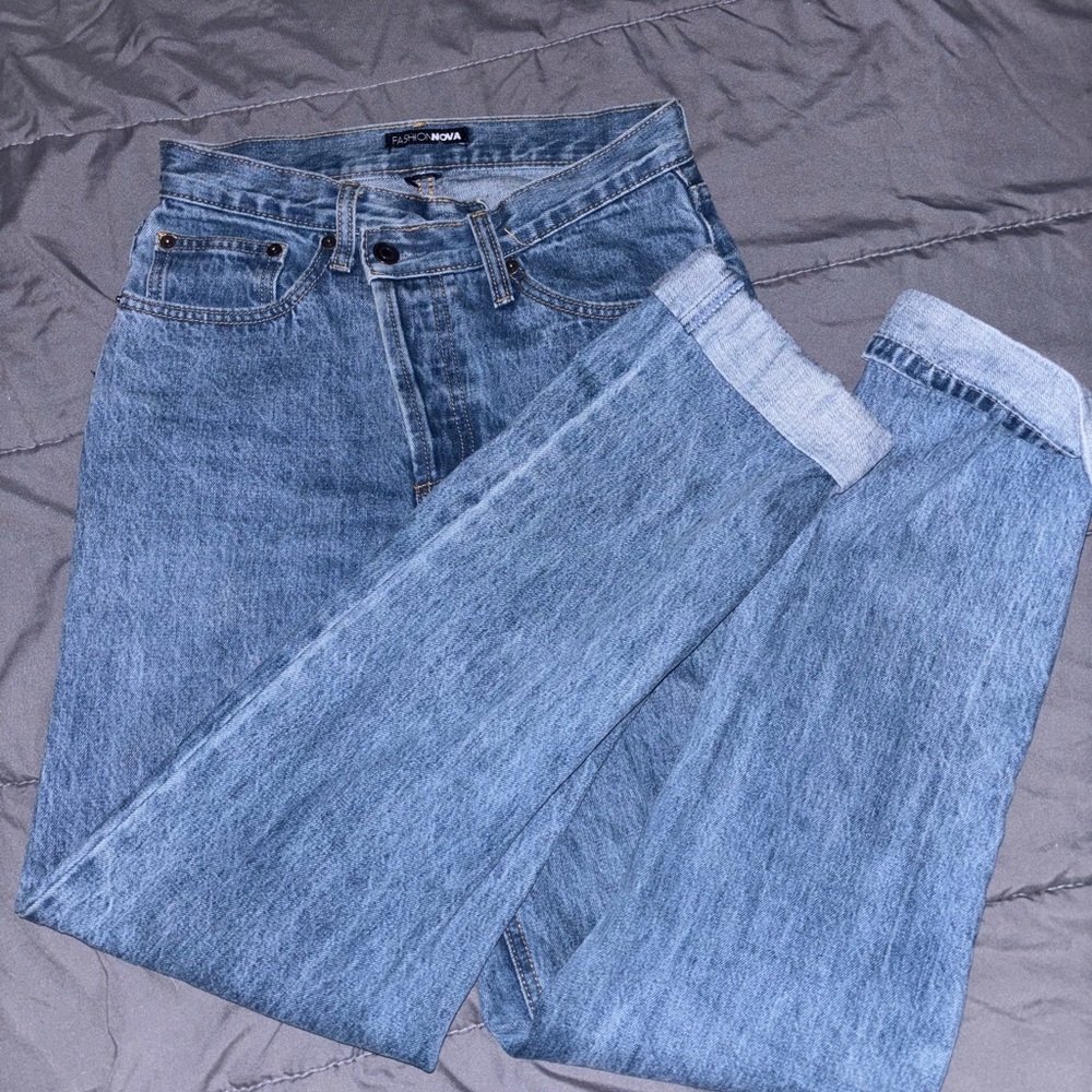 Fashion Nova Size 1 Jeans